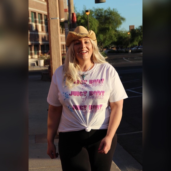 Meet your Posher, Juicy Fit 🍑 - Picture 5 of 8